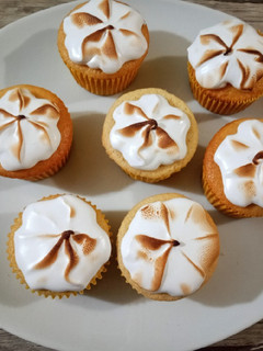Una foto de Cupcakes de lemon pie 🍋