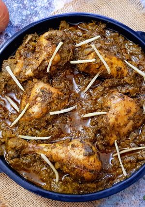 A picture of Palak Chicken.