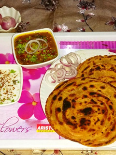 लच्छा पराठा (lachha paratha recipe in hindi) रेसिपी मुख्य फोटो