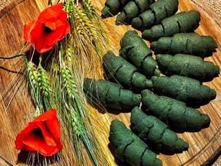 Темно - зелені рогалики з листя кропиви та подорожника 💚🌿