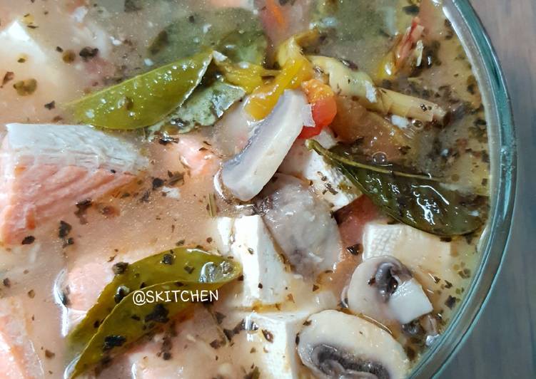 Bagaimana Membuat Sup Gulai Salmon Tahu Jamur (Tanpa Santan) Anti Gagal