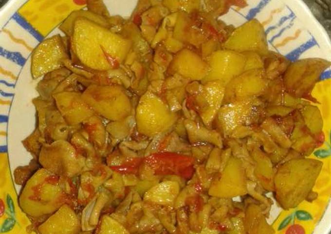 Resep Sambel goreng kentang campur usus ayam oleh Febri ...