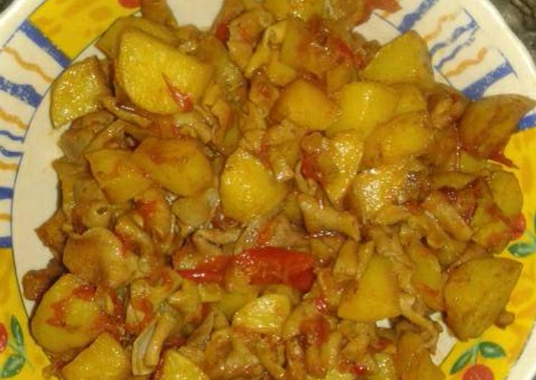 Sambel goreng kentang campur usus ayam