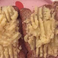 بطاط مهروسmashed potatoes-レシピのメイン写真