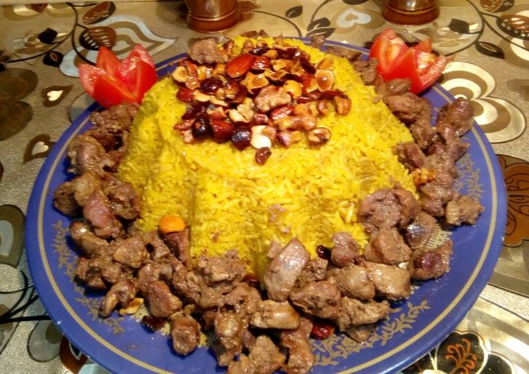 الارز بالخلطة والمكسرات