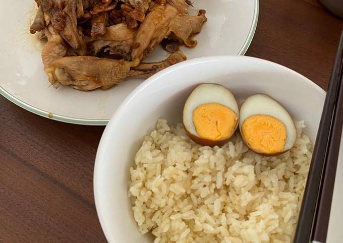 Nasi Hainam + Ayam Pakcamke + Telur Kecap