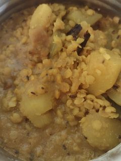 মটর ডাল লাউ দিয়ে(matar dal lau diye recipe in Bengali) রেসিপির প্রধান ছবি