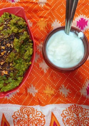 પાલક લસુની ખીચડી (Palak Lasuni Khichdi Recipe In Gujarati) રેસીપી મુખ્ય ફોટો