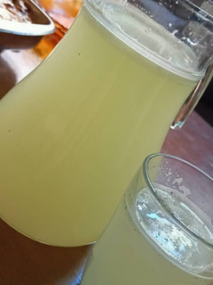 صورة لوصفة عصير ليمون منعش واقتصادي 🍋🍹