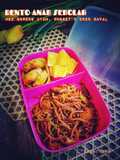 Bento Anak Sekolah - Mee Goreng Ayam, Nugget Goreng & Oren Naval
