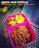 Bento Anak Sekolah - Mee Goreng Ayam, Nugget Goreng & Oren Naval