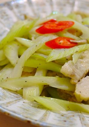 牛蒡甜不辣炒西芹 的食譜成品照片