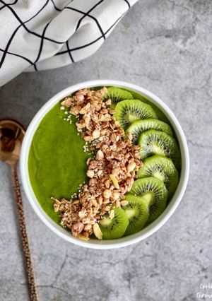 Green Smoothie Bowl রেসিপির প্রধান ছবি