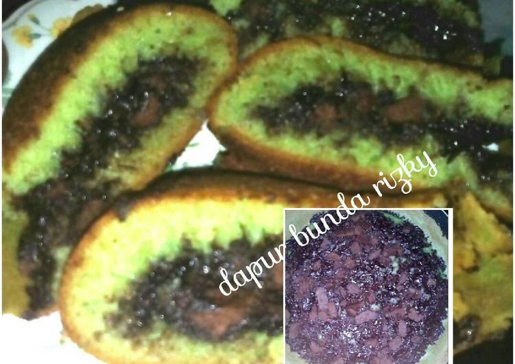 Martabak pandan toping chocolatos