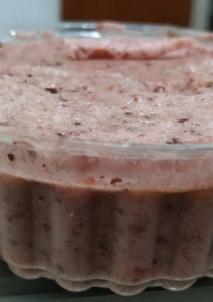 Una foto de Helado Natural de Banana y frutilla