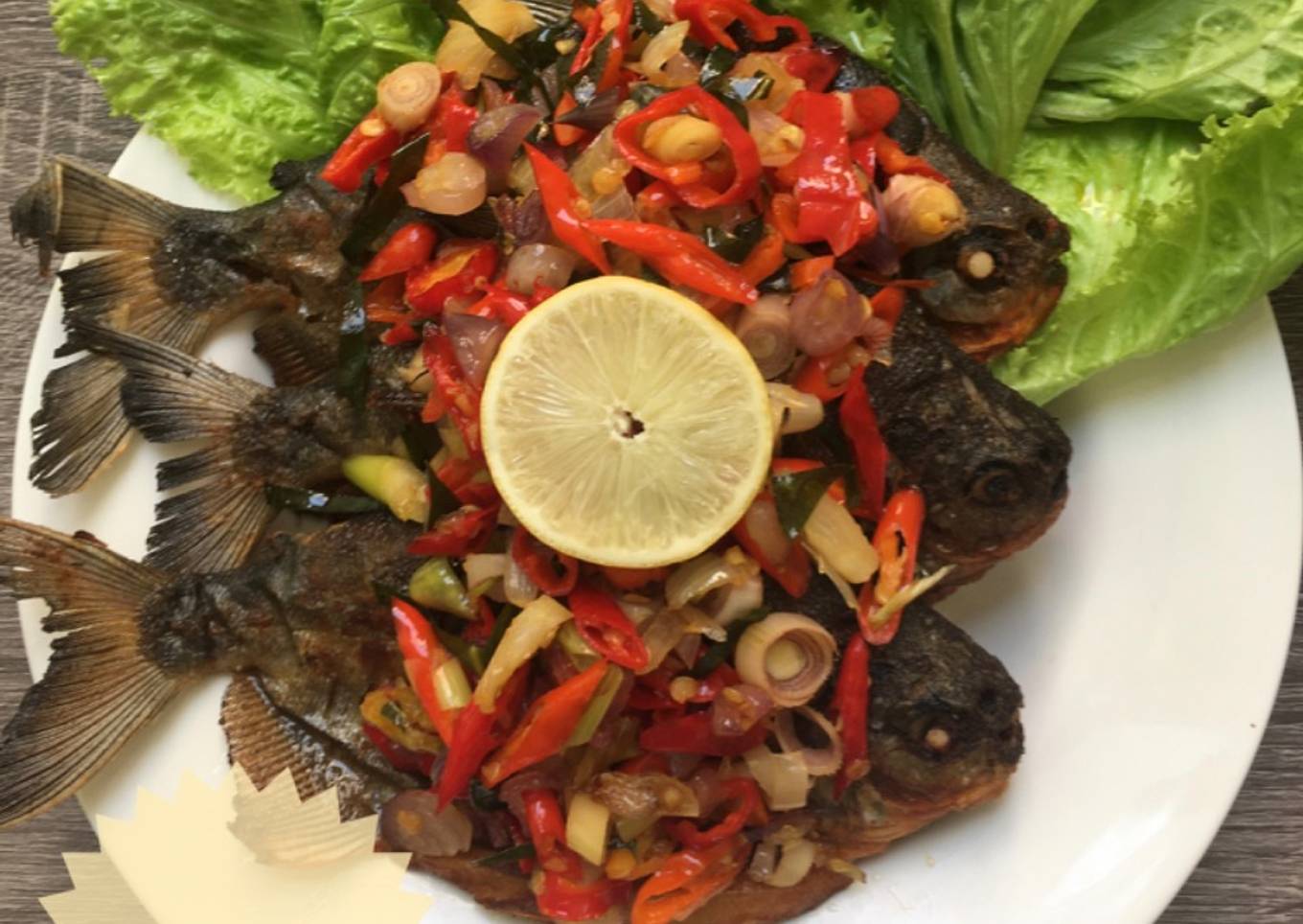 Ikan bawal goreng sambal sathi