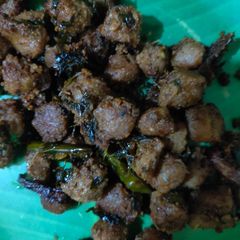 A picture of Soyabean badi.