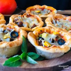 A picture of Whosayna’s Popitz/Pizza Cuppies.