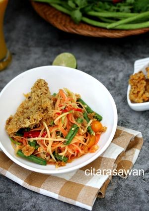 Gambar Somtam Ikan Keli
