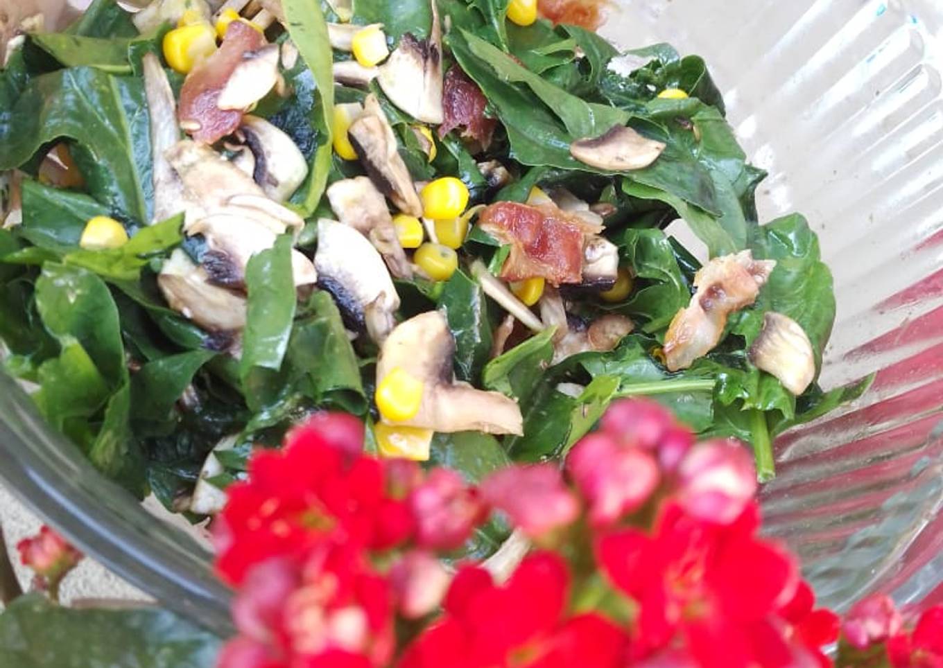 Ensalada de espinacas con tocino