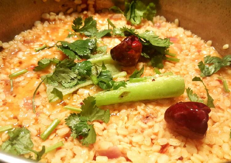 Easiest Way to Prepare Recipe of Split white lentils/maash daal curry 😀