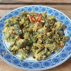 A picture of Brokoli saus telur asin.