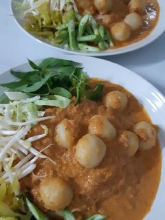 รูปของ "ขนมจีนน้ำยาปลาทูน่า" 🐟😋Rice Noodles with Tuna Curry Sauce