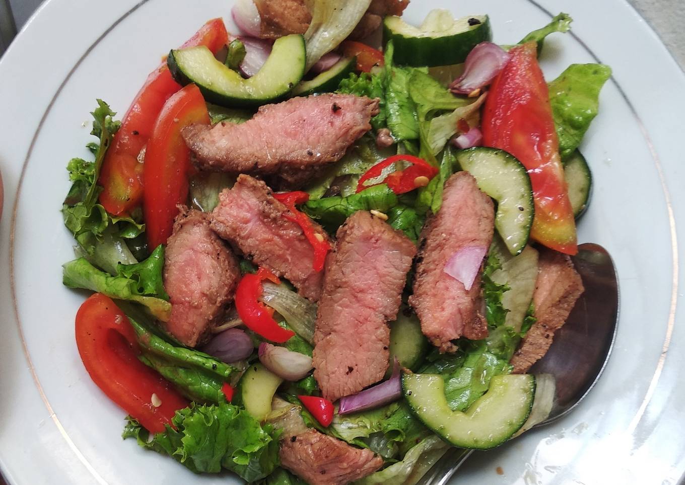 Thai Beef Salad Mudah dan Segar