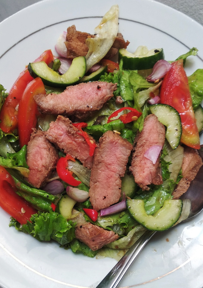 Foto resep Thai Beef Salad Mudah dan Segar