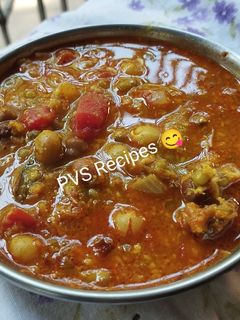 मिक्स उसळ तर्री वाली (Mix Usal Tarriwali Recipe In Marathi) रेसिपी चे मुख्य फोटो