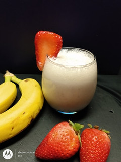 A picture of Strawberry Banana MilkShake.
