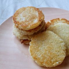 A picture of Wingko Babat / Grated Coconut Pancake.
