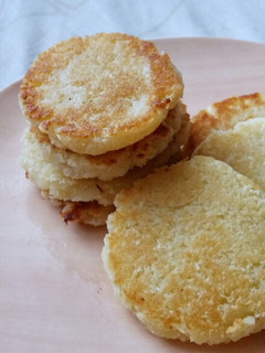 A picture of Wingko Babat / Grated Coconut Pancake.