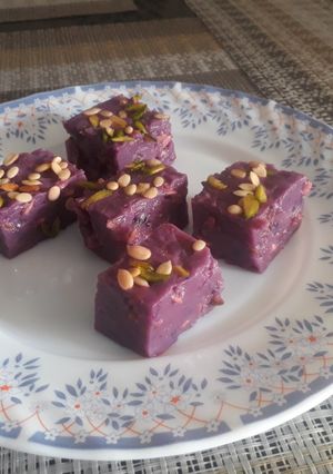 A picture of Karachi halwa.