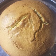 A picture of Vannila sponge cake.