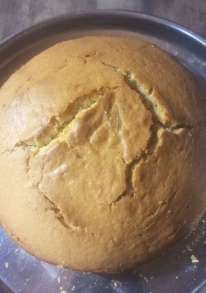 A picture of Vannila sponge cake.