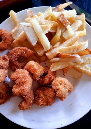 Una foto de Langostinos fritos🦐😆