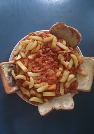 A picture of Chilli Tomato Chips and Pork mince.