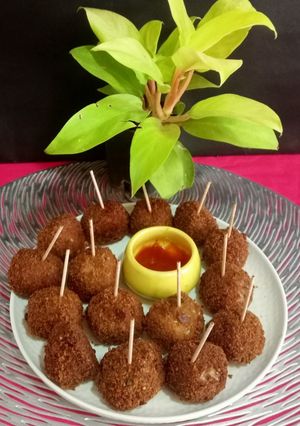A picture of Crispy Egg Bomb.