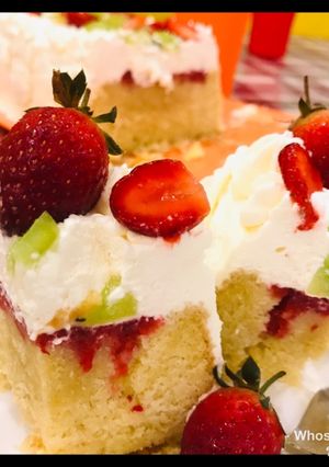 A picture of Whosayna’s Strawberry Poke Cake.