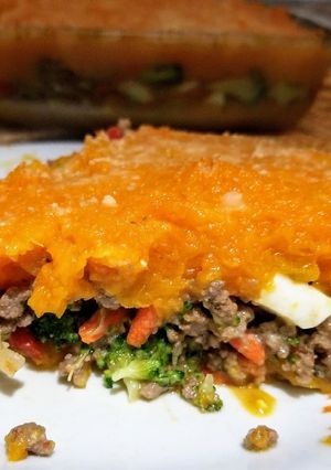 Una foto de Pastel de calabaza con carne y brócoli
