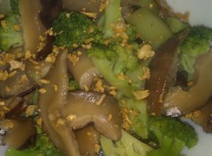 Foto resep Tumis brokoli jamur hioko saos tiram