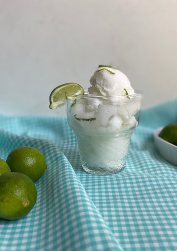 Una foto de Helado de limón sin azúcar y alto en proteínas