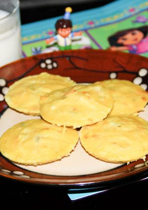 A picture of Cucumber Chana Dal Idli – South Indian Savory Rice Cake with Cucumber & Lentils.