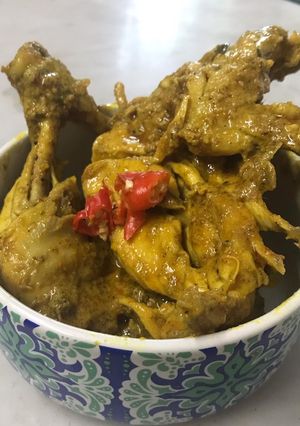 Foto resep Ayam Bumbu Kuning Pedas