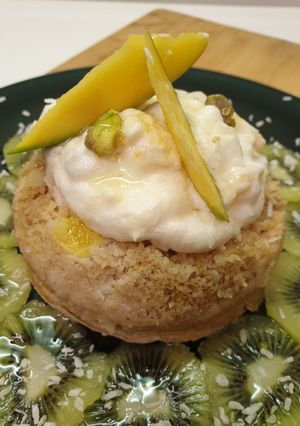 Une photo de #mugcake Moelleux à la noix de coco🥥 et mousse à la mangue🥭