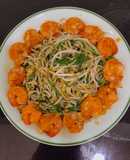 Tôm rim ăn kèm giá hẹ xào