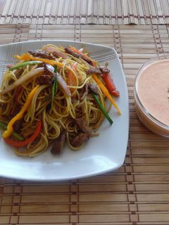 Una foto de Tallarín saltado de carne | Estilo James Salaz
