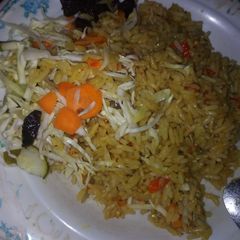 A picture of Jellop rice with veges.