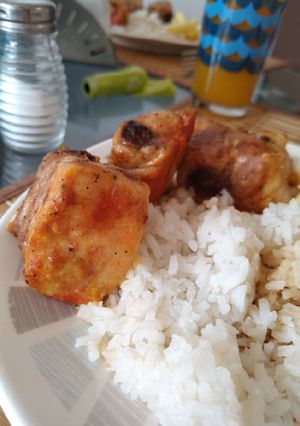 Una foto de Costillas en vino blanco